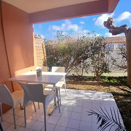 Le Primavea Rez-de-chaussee De Jardin Apartmán